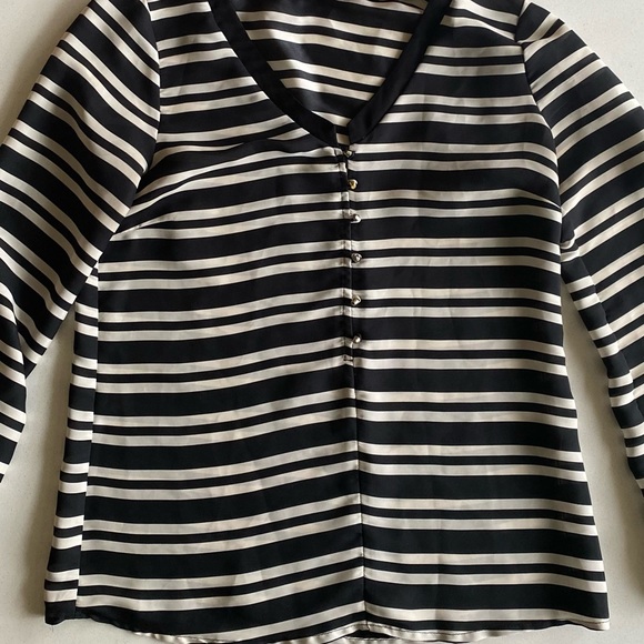 Zara blouse. - Picture 3 of 4